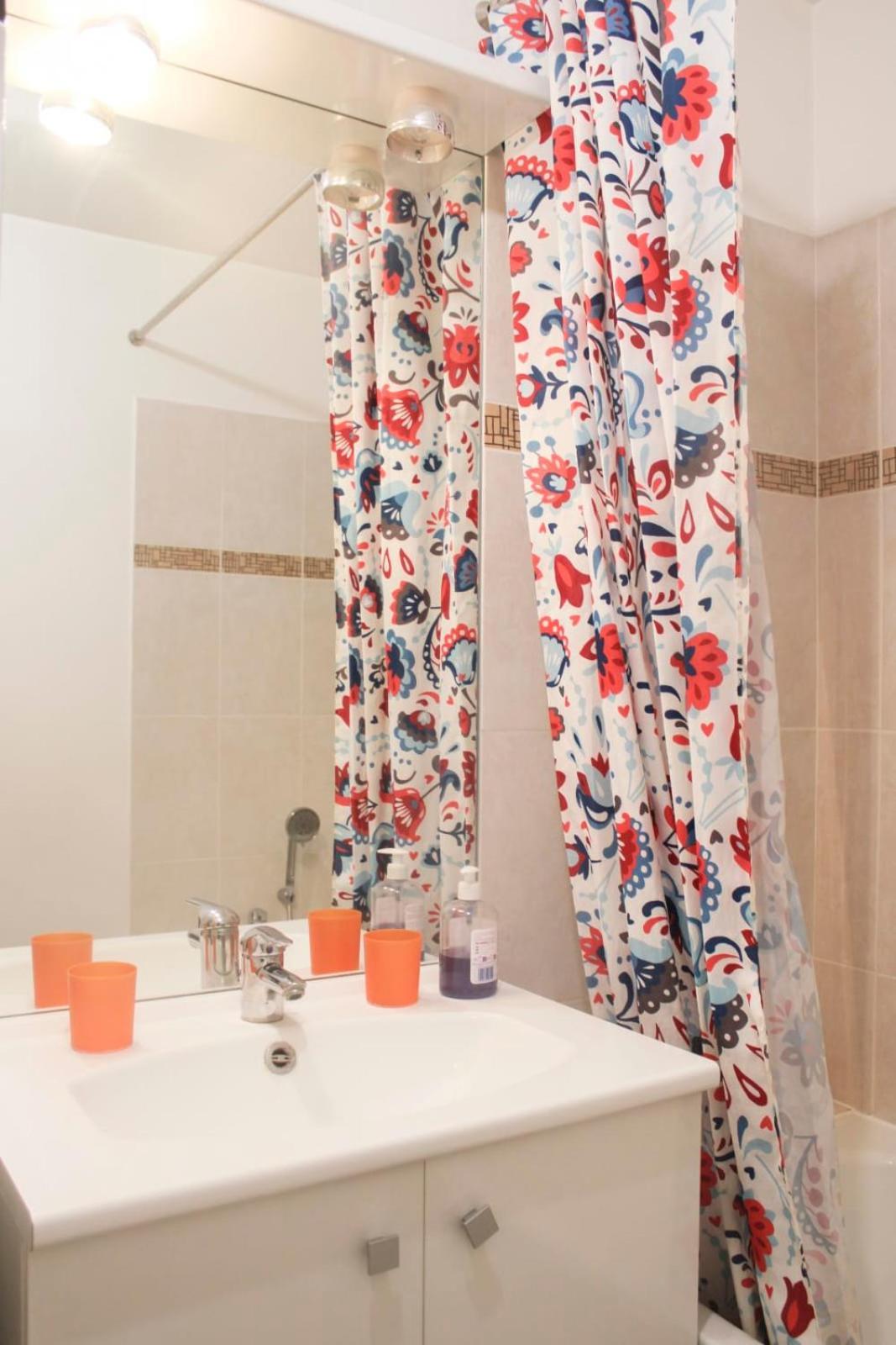 3-Rooms Apartment With Wifi And Balcony Saint-Denis  Exterior photo